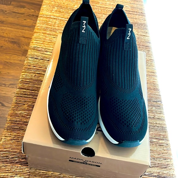 Mark Nason Sketchers - Picture 1 of 8